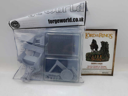 Forge World - Lord of the Rings : Middle Earth - Diorama : Get off the road